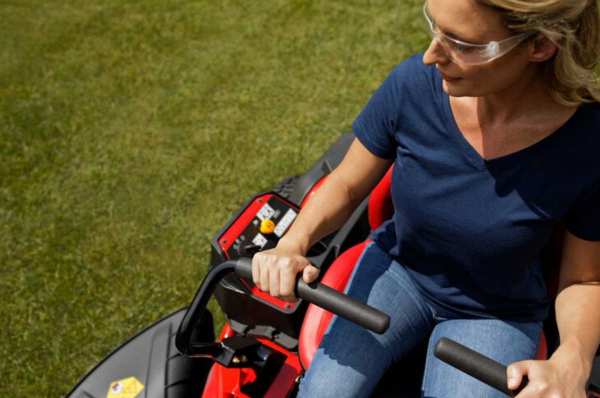 Troy Bilt Mustang Z50 | 50 in Zero-Turn Mower| 24 HP | 747cc KOHLER Twin-Cylinder Engine | Dual Hydrostatic Transmissions | 50″ Twin Blades